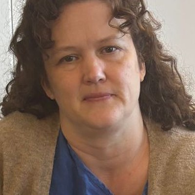 Christa R Campbell