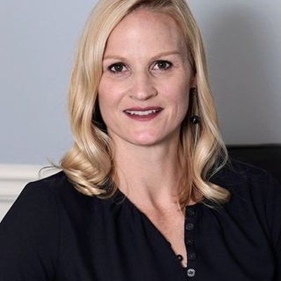 Dr. Erika Pluhar