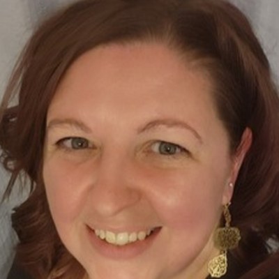 Holly Leach