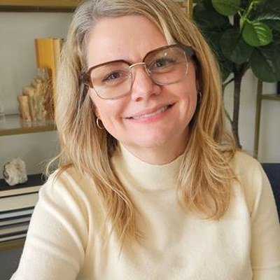 Laura K Richer