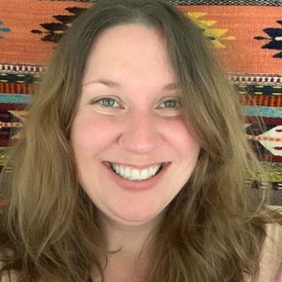 Lisa C Knisely
