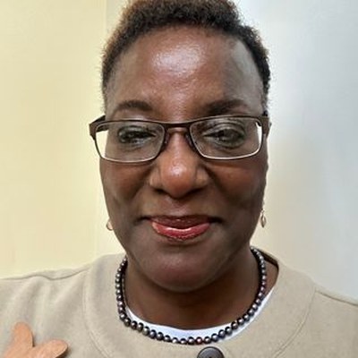 Maxine L Carelock