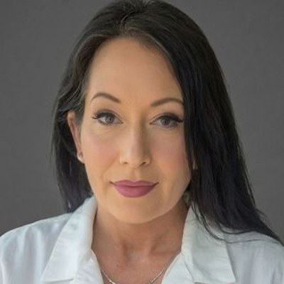 Valerie Holcomb